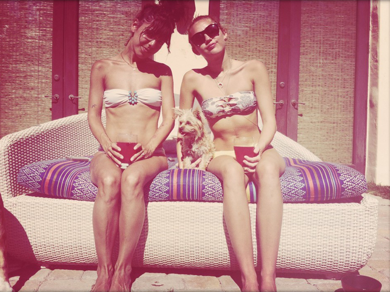 miley-cyrus-bikini-on-instagram.jpg