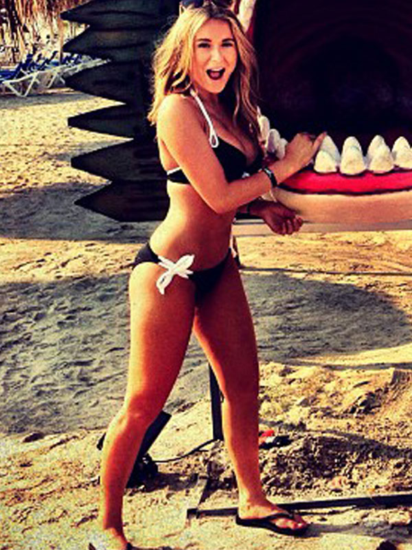 Alexa-Vega-in-a-bikini-on-instagram.jpg